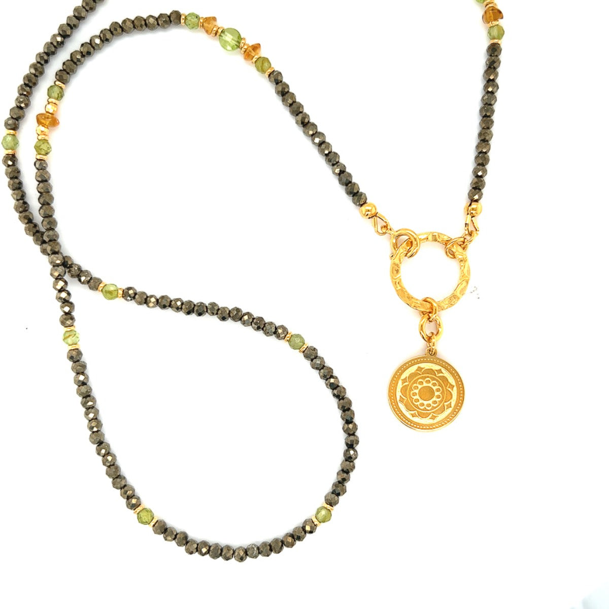 Naszyjnik z pirytu, cytrynu i oliwinu od Ewa Mrochen Jewellery, ozdobny biżuteria z kamieniami szlachetnymi.