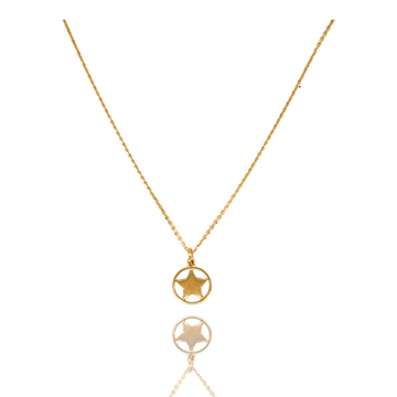 Naszyjnik Gwiazda od Ewa Mrochen Jewellery, złota zawieszka na delikatnym łańcuszku, elegancki i subtelny dodatek biżuterii.