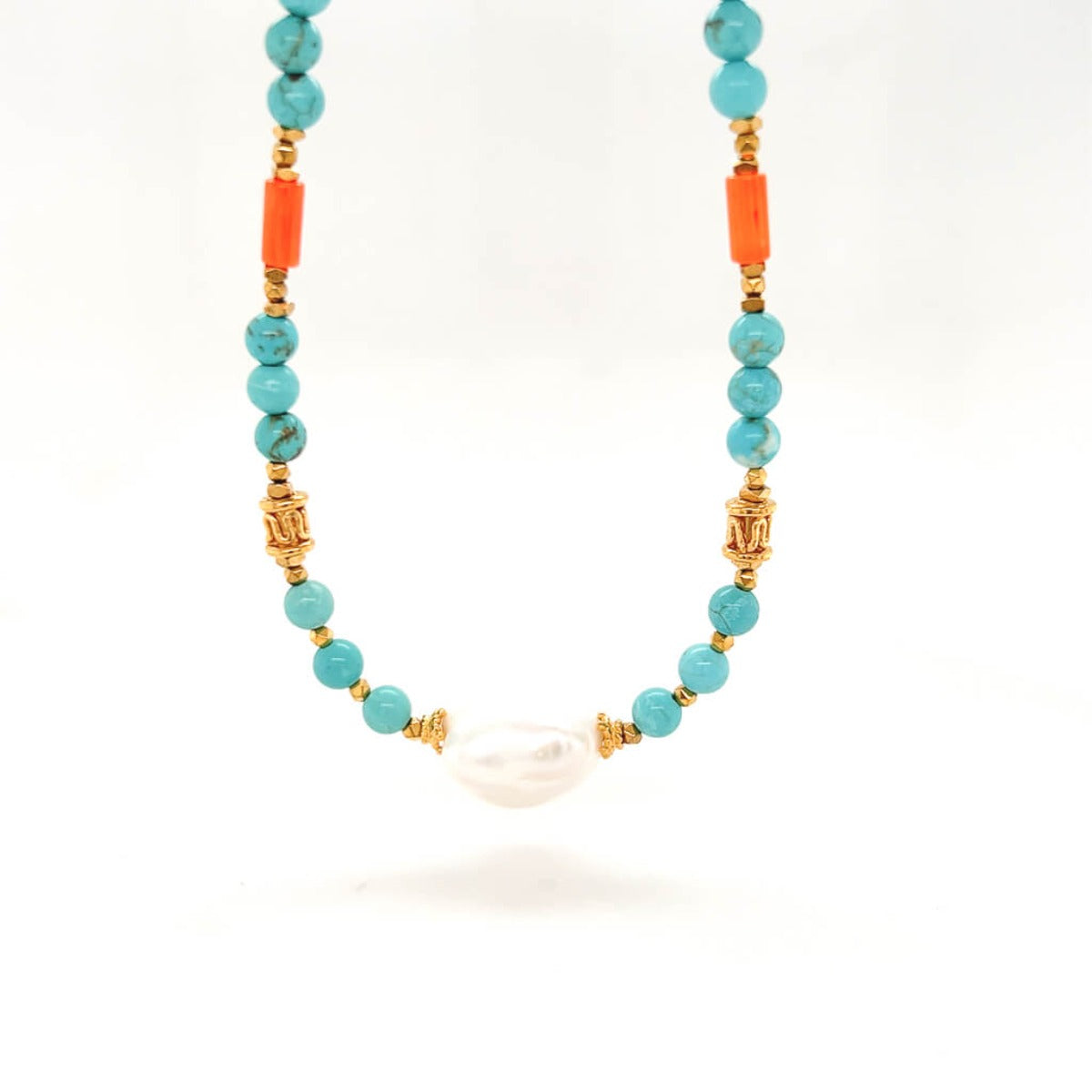 Naszyjnik z turkusem od Ewa Mrochen Jewellery, elegancki biżuteria z kamieniem w naturalnym stylu.