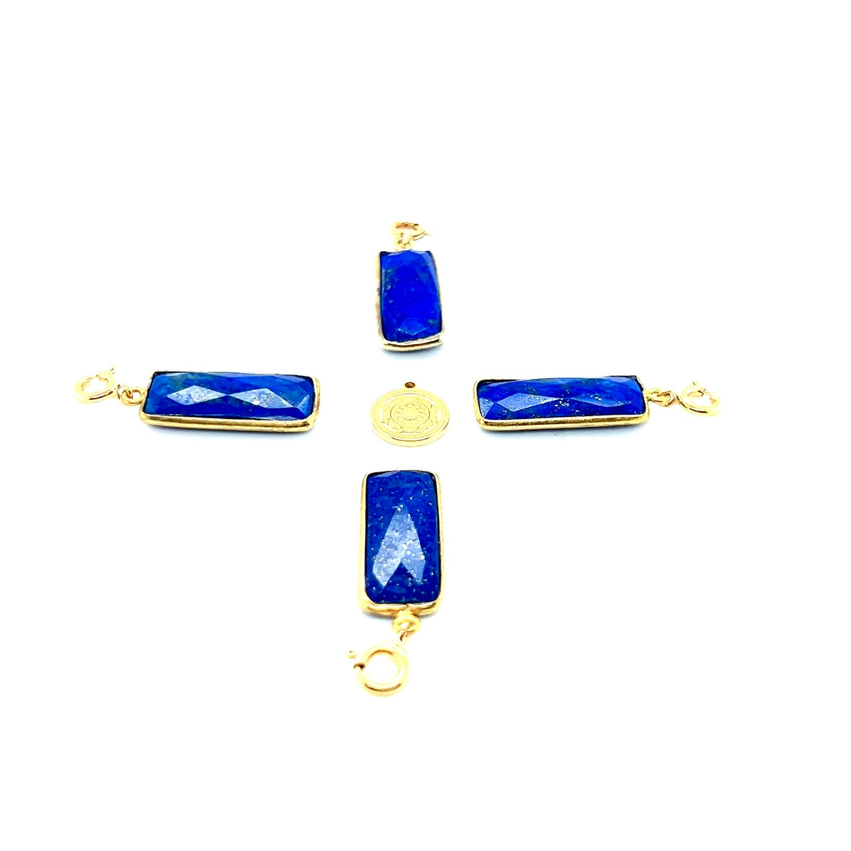 Zawieszka z lapis lazuli od Ewa Mrochen Jewellery, elegancki dodatek z niebieskim kamieniem naturalnym.