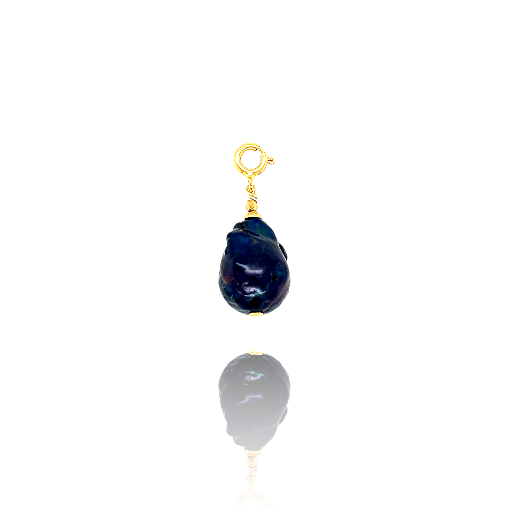 Czarna perła barokowa na zawieszce z kolekcji Ewa Mrochen Jewellery, elegancki produkt biżuteryjny.