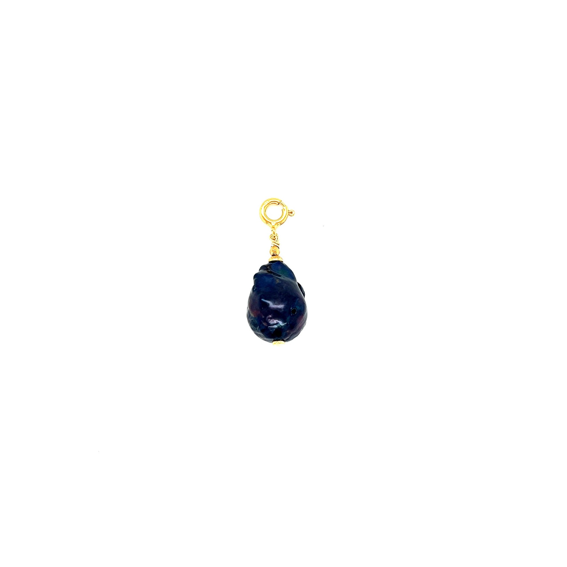 Czarna perła barokowa na zawieszce od Ewa Mrochen Jewellery, elegancka biżuteria z unikalnym kształtem i wyrazistym połyskiem
