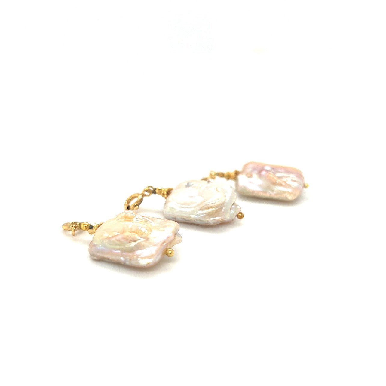 Zawieszka perła barokowa różowa Lady Me na srebrnym łańcuszku, elegancki dodatek od Ewa Mrochen Jewellery