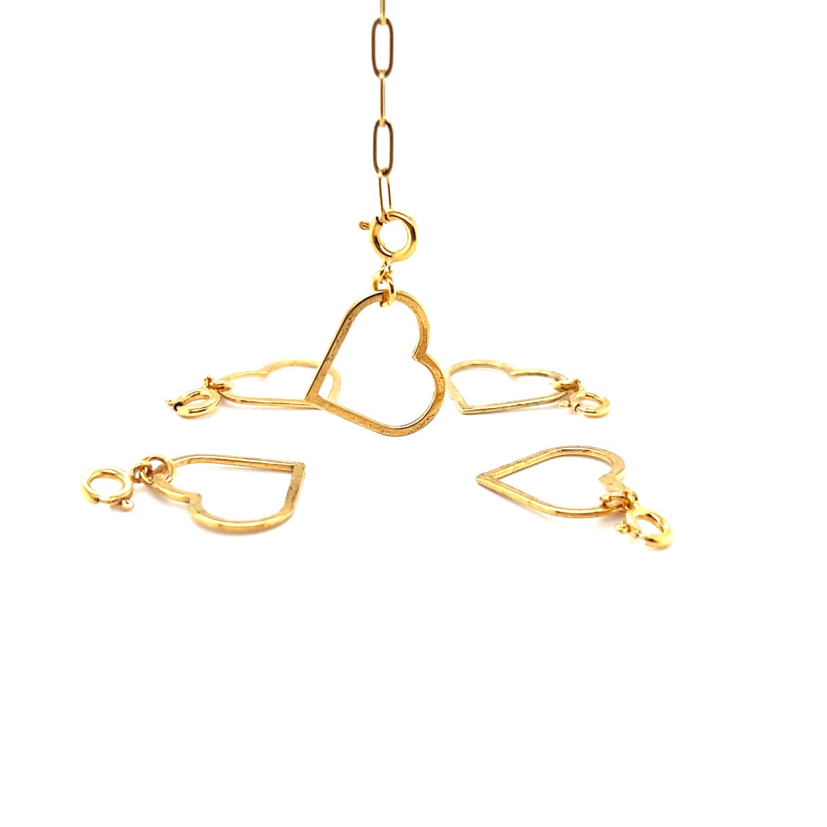 Zawieszka serce Ewa Mrochen Jewellery na łańcuszku, elegancka biżuteria damska, detal z delikatnym wzorem i srebrnym wykończeniem